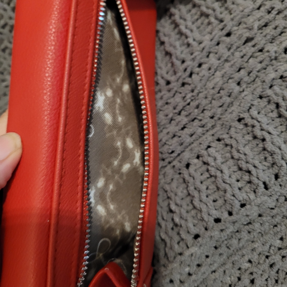 Red Jessica Simpson wallet - Picture 4 of 7